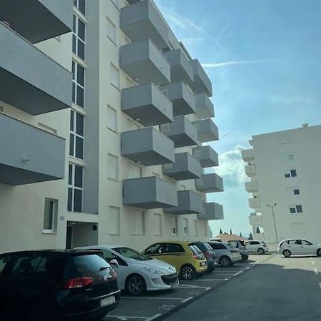 Zara Harmony Apartment Екстер'єр фото