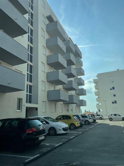 Zara Harmony Apartment Екстер'єр фото
